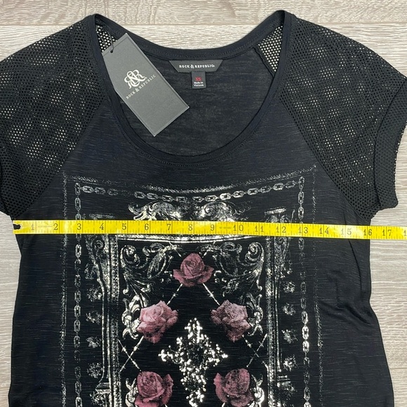 NWT Rock & Republic Black Tie Graphic Floral Rose Short Fishnet Mesh Sleeves XS - Picture 7 of 13